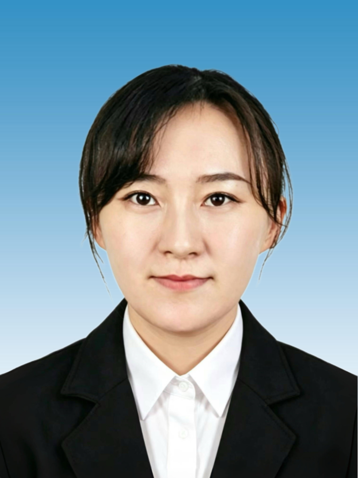 张婧.jpg